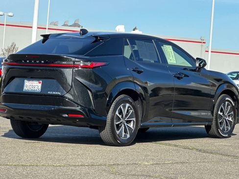 Used 2025 Lexus RZ 300e w/ Accessory Package (Z2) image 2