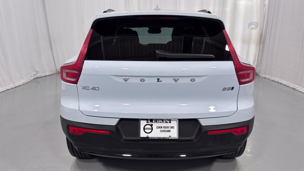 Certified 2026 Volvo XC40 B5 Plus AWD/4WD image 7