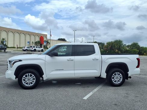 Used 2022 Toyota Tundra SR5 AWD/4WD image 4