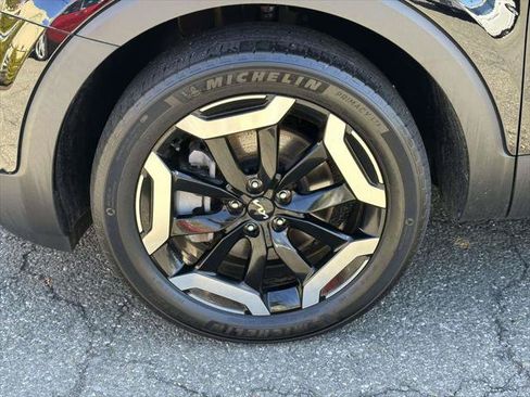 Used 2023 Kia Telluride EX w/ EX Captain's Chair Package AWD/4WD image 10