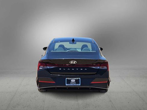Certified 2025 Hyundai Elantra SEL FWD image 7