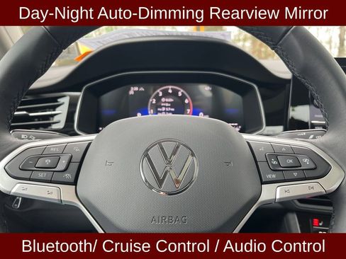 Used 2026 Volkswagen Jetta SE FWD image 18