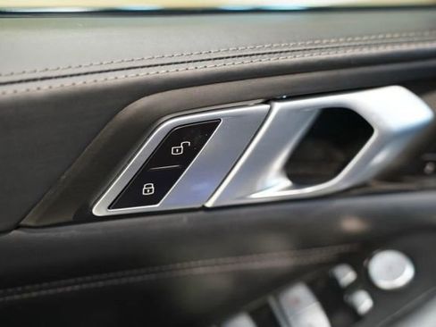 Used 2023 BMW X7 M60i w/ Executive Package AWD/4WD image 17