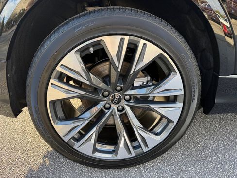 New 2026 Audi Q8 Premium Plus image 23