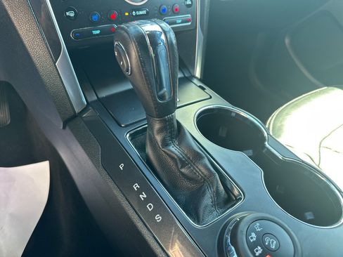 Used 2018 Ford Explorer Limited w/ Ford Safe & Smart Package AWD/4WD image 22