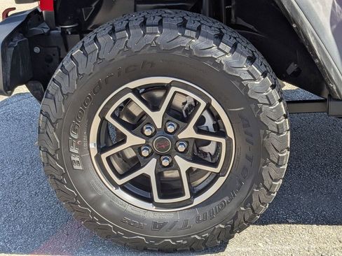 Used 2025 Jeep Wrangler Unlimited Rubicon image 27