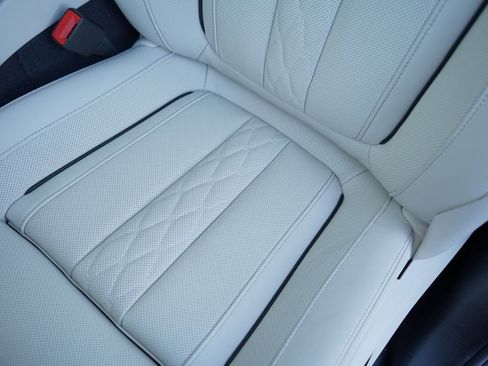 New 2026 BMW X7 M60i image 11