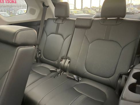 Certified 2024 Honda Pilot Touring image 18