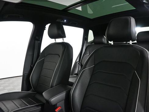 Used 2024 Volkswagen Tiguan SEL R-Line AWD/4WD image 5