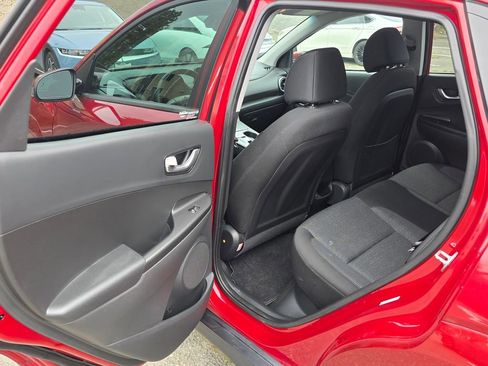 Used 2023 Hyundai Kona SE FWD image 13