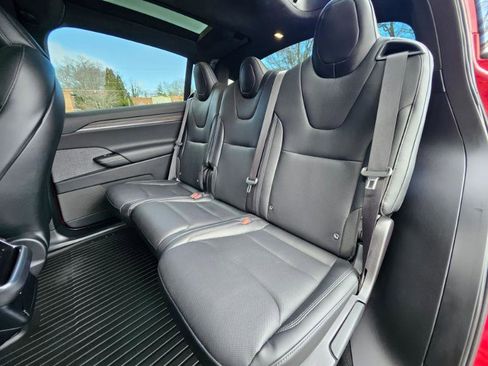 Used 2022 Tesla Model X image 56