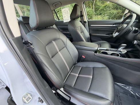 Used 2025 Nissan Altima 2.5 SR FWD image 49