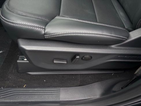 New 2026 Ford Expedition Max Platinum w/ Driver's Package image 11