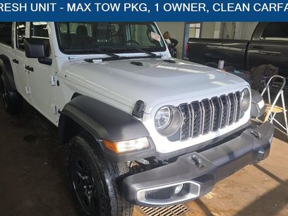 Used 2024 Jeep Gladiator Sport