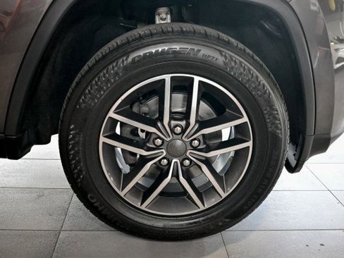 Used 2019 Jeep Grand Cherokee Limited w/ Luxury Group II image 41