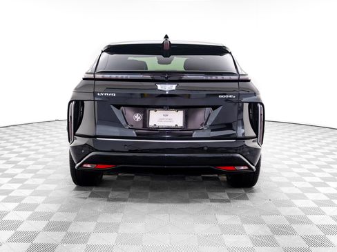 Used 2025 Cadillac Lyriq Luxury w/ LPO, Floor Liner Package AWD/4WD image 5