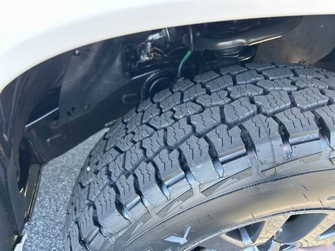 Used 2020 Toyota Tacoma SR5 image 28