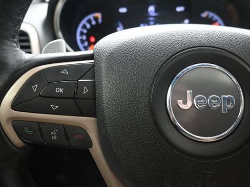 Used 2017 Jeep Grand Cherokee Laredo AWD/4WD image 26