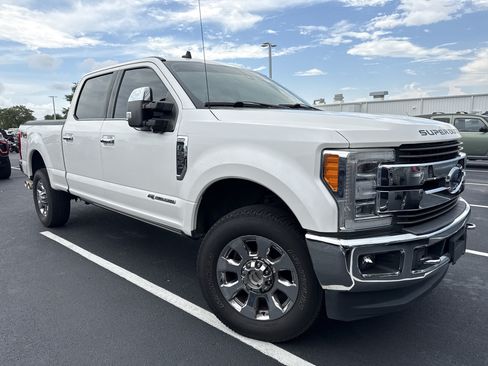 Used 2019 Ford F250 King Ranch w/ King Ranch Ultimate Package AWD/4WD image 3