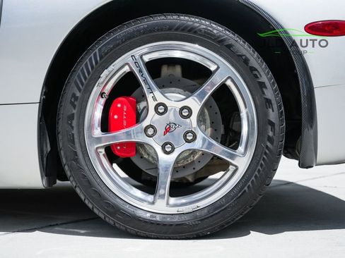 Used 2004 Chevrolet Corvette Convertible w/ Preferred Equipment Group RWD image 29