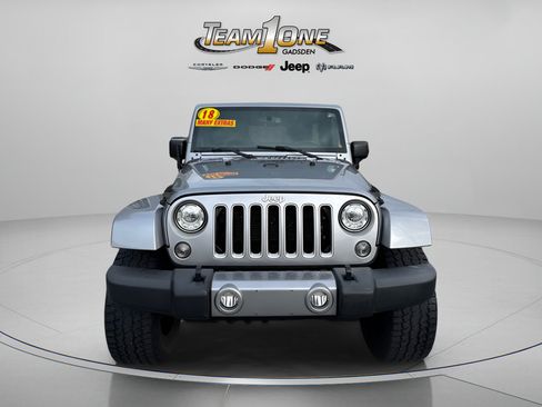 Used 2018 Jeep Wrangler Unlimited Sahara w/ Connectivity Group AWD/4WD image 2