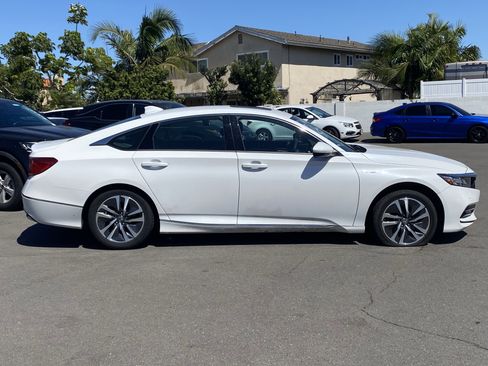 Used 2020 Honda Accord EX image 2