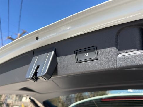 New 2026 Volkswagen Atlas Peak Edition image 33