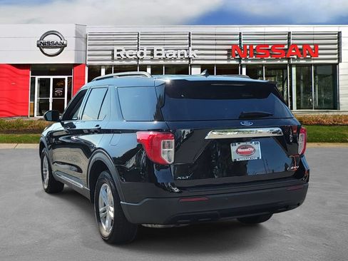 Used 2023 Ford Explorer XLT AWD/4WD image 6