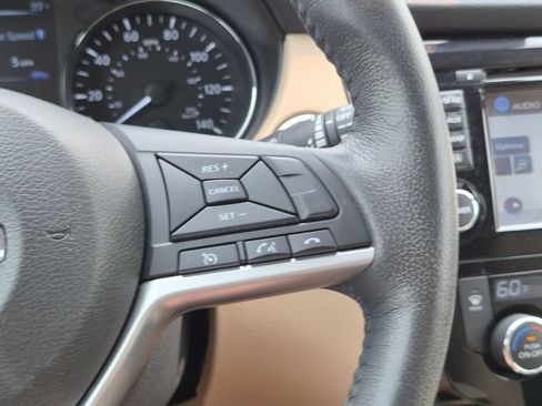 Used 2017 Nissan Rogue SL w/ SL Premium Package AWD/4WD image 16