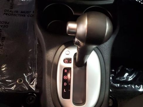 Used 2016 Nissan Versa SV w/ SV Tech Package FWD image 25