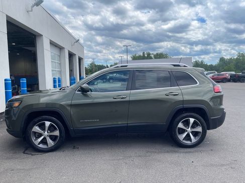 Used 2021 Jeep Cherokee Limited AWD/4WD image 4