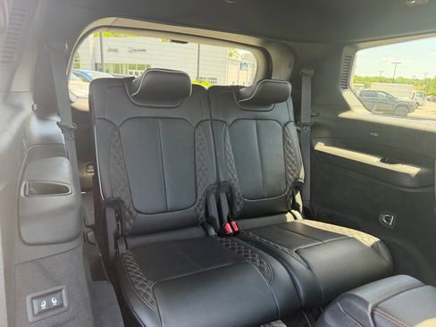 Used 2023 Jeep Grand Cherokee L Summit w/ Advanced Protech Group IV AWD/4WD image 41