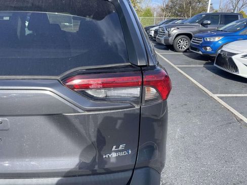 Used 2020 Toyota RAV4 LE image 17