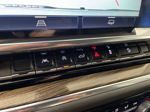 Used 2024 Chevrolet Silverado 1500 LT Trail Boss image 37