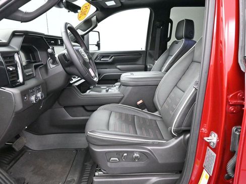 Used 2025 GMC Sierra 2500 AT4X image 13