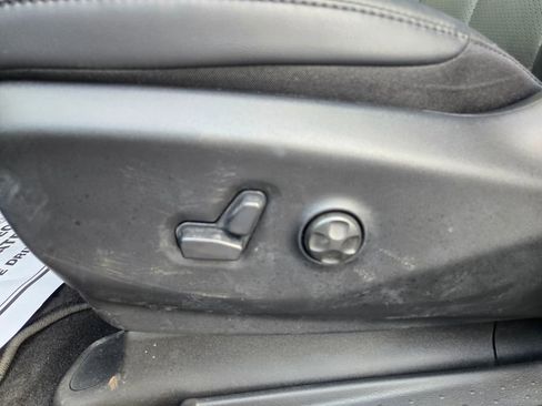 Used 2026 Chrysler Pacifica Select FWD image 15