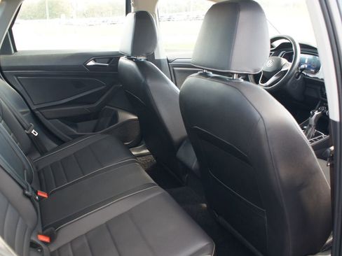 Used 2024 Volkswagen Jetta SE image 22