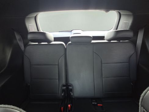 Used 2025 Buick Enclave Sport Touring w/ Power Package FWD image 15