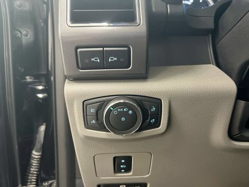 Used 2020 Ford F350 XLT w/ XLT Premium Package AWD/4WD image 18