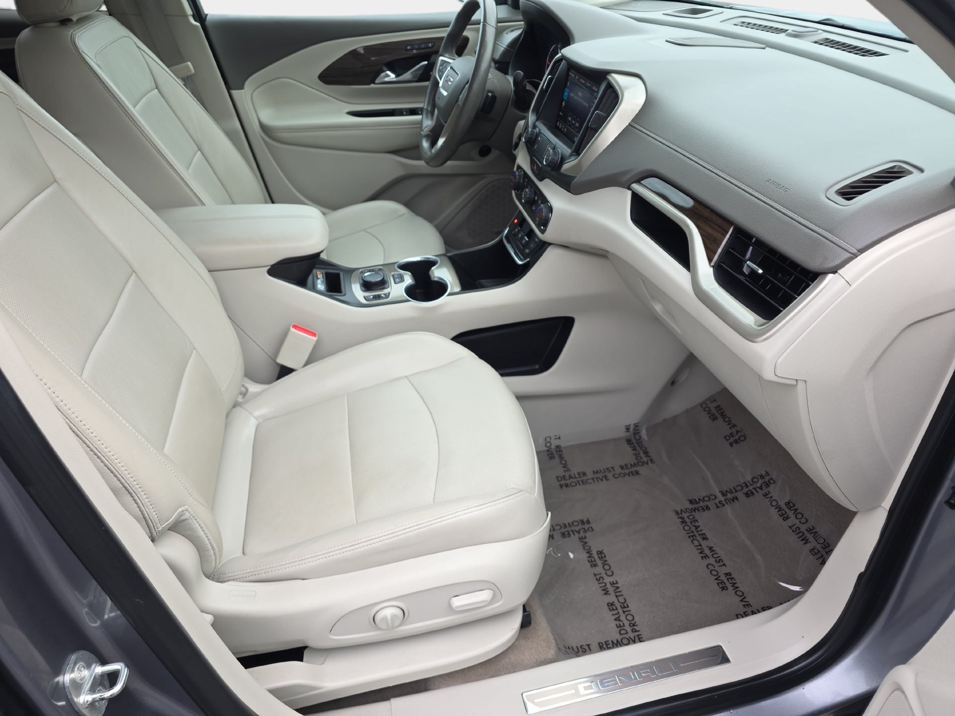 Used 2020 GMC Terrain Denali w/ Denali Premium Package FWD image 10