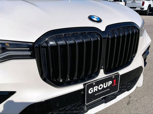 Used 2022 BMW X7 M50i image 28