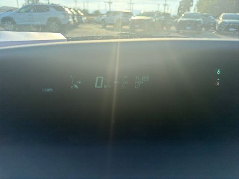 Used 2015 Toyota Prius Four w/ Deluxe Solar Roof Package FWD image 4