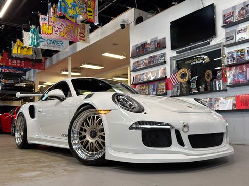 Used 2016 Porsche 911 GT3 RS RWD image 1
