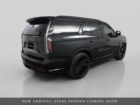 Used 2023 Cadillac Escalade Sport w/ Touring Package RWD image 5