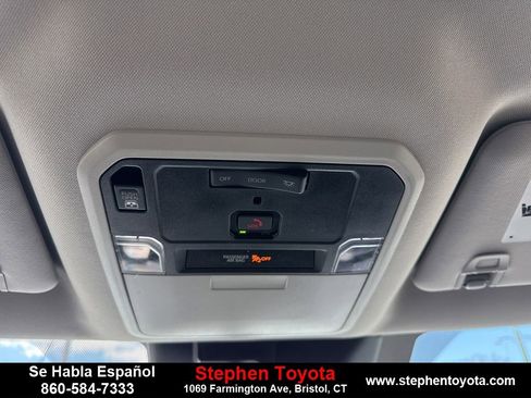 Used 2022 Toyota Tundra SR5 w/ SR5 Premium Package AWD/4WD image 22