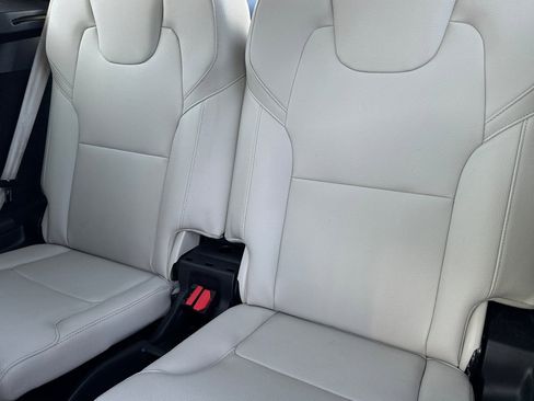 Used 2019 Volvo XC90 T6 Momentum w/ Protection Package Premier image 17