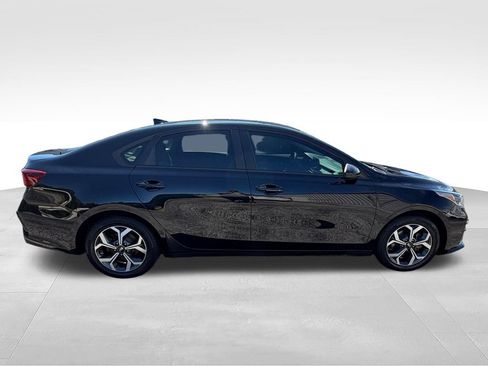 Used 2021 Kia Forte LXS FWD image 6