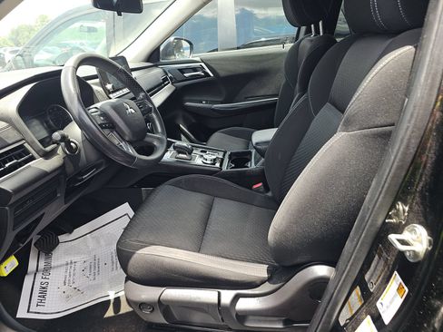 Used 2022 Mitsubishi Outlander ES FWD image 10