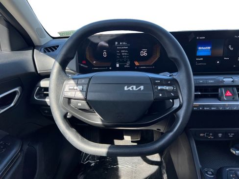 Used 2025 Kia K4 LXS FWD image 12