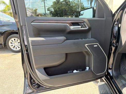 Used 2025 GMC Sierra 1500 SLT w/ SLT Premium Package RWD image 28